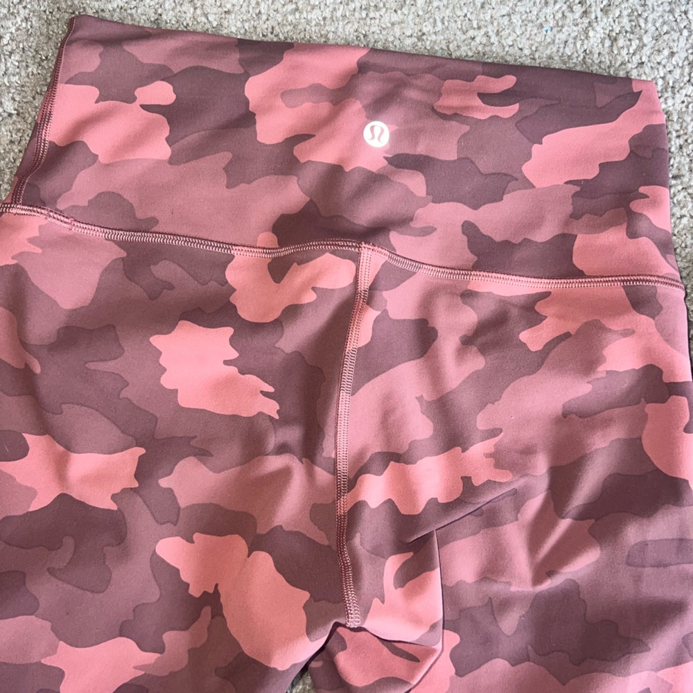 lulu leggings - wunder under style - worn once! 28”